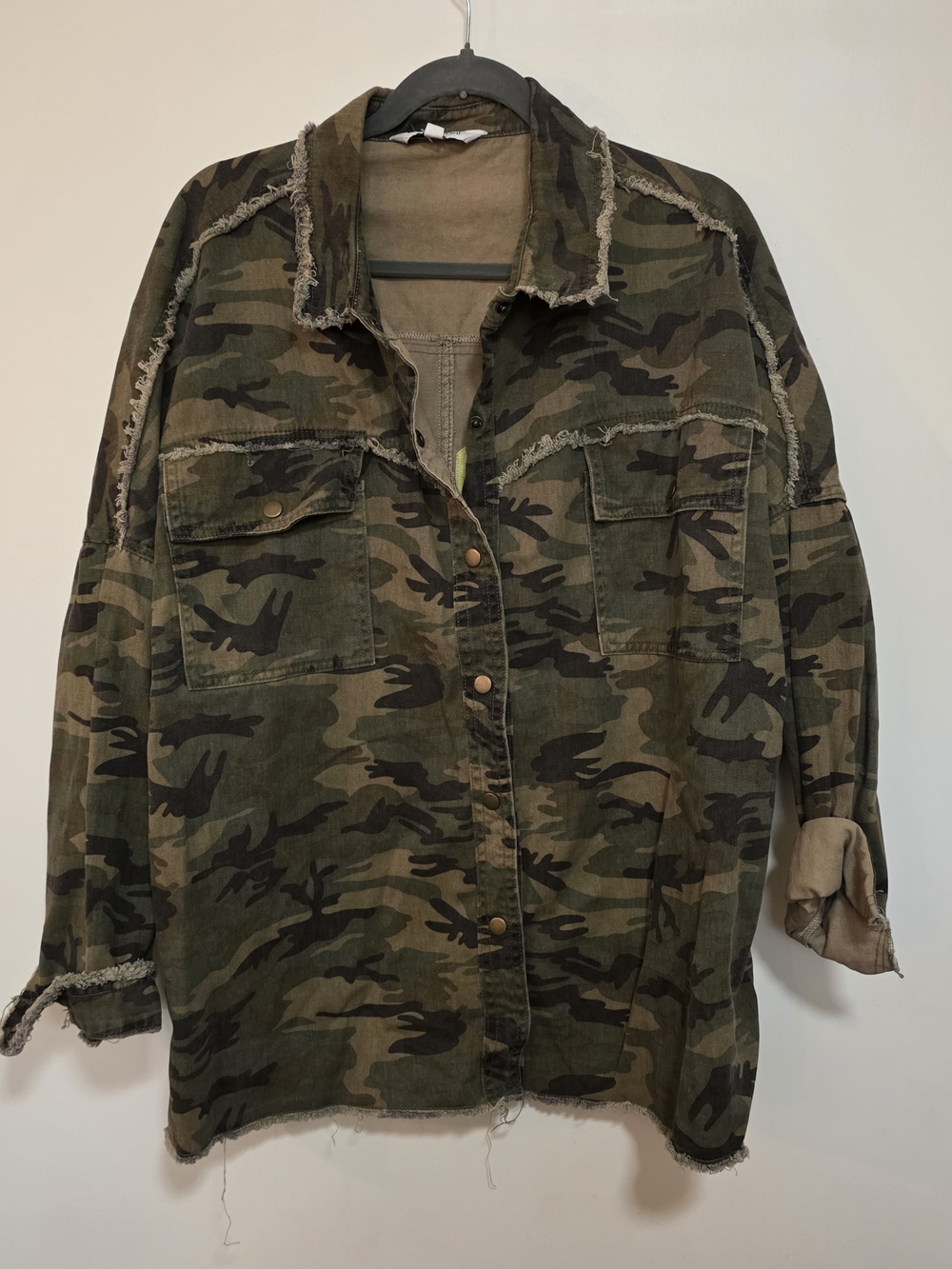 DAVI & DANI ROCK &ROLL Green Camo Frayed-Edge Utility Jacket
